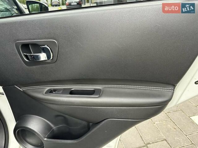 Білий Ніссан Кашкай, об'ємом двигуна 2 л та пробігом 193 тис. км за 12170 $, фото 32 на Automoto.ua