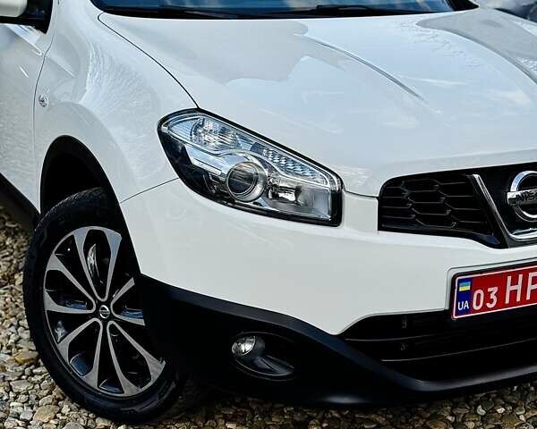 Белый Ниссан Кашкай, объемом двигателя 1.6 л и пробегом 174 тыс. км за 12999 $, фото 1 на Automoto.ua