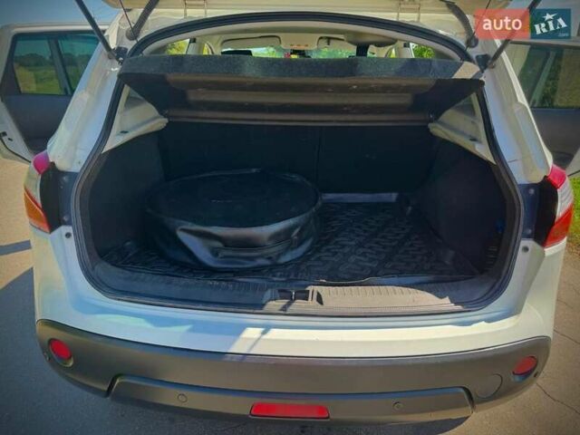 Білий Ніссан Кашкай, об'ємом двигуна 2 л та пробігом 241 тис. км за 12200 $, фото 9 на Automoto.ua