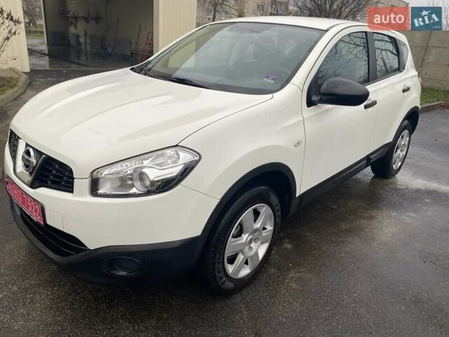 Белый Ниссан Кашкай, объемом двигателя 1.6 л и пробегом 220 тыс. км за 9800 $, фото 11 на Automoto.ua