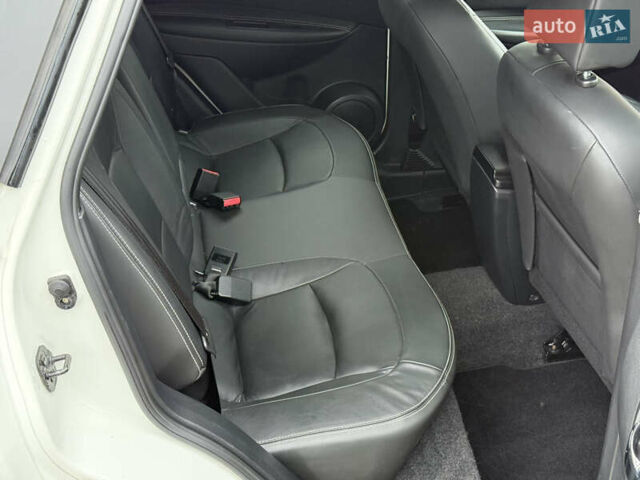 Белый Ниссан Кашкай, объемом двигателя 1.5 л и пробегом 198 тыс. км за 13500 $, фото 14 на Automoto.ua