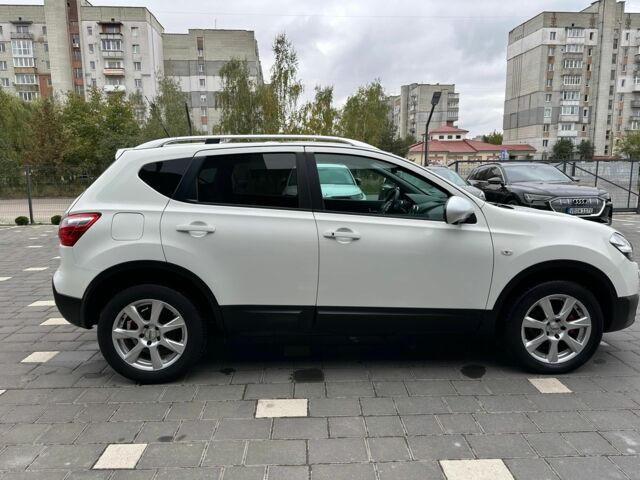 Белый Ниссан Кашкай, объемом двигателя 2 л и пробегом 193 тыс. км за 12230 $, фото 2 на Automoto.ua