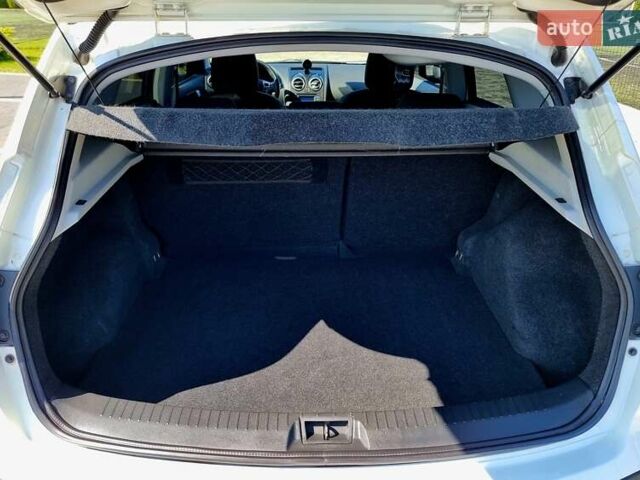 Белый Ниссан Кашкай, объемом двигателя 2 л и пробегом 162 тыс. км за 11899 $, фото 50 на Automoto.ua