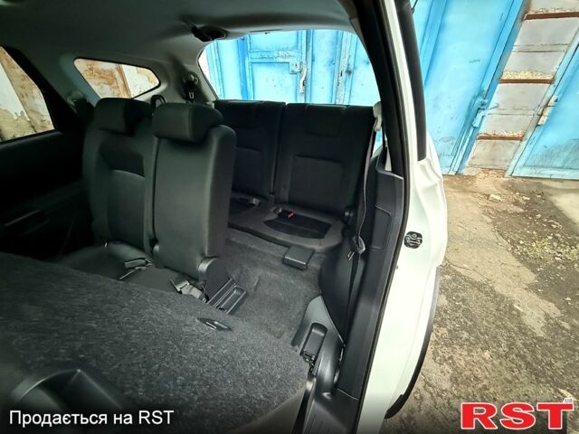 Белый Ниссан Кашкай, объемом двигателя 2 л и пробегом 190 тыс. км за 11700 $, фото 10 на Automoto.ua