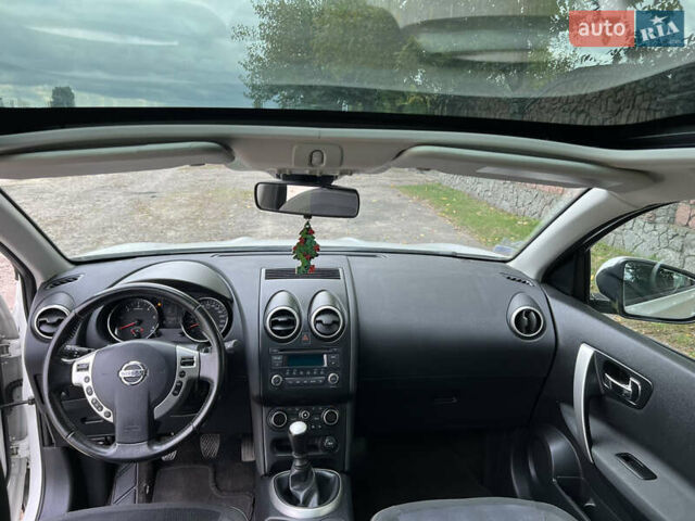 Белый Ниссан Кашкай, объемом двигателя 1.5 л и пробегом 180 тыс. км за 10800 $, фото 19 на Automoto.ua