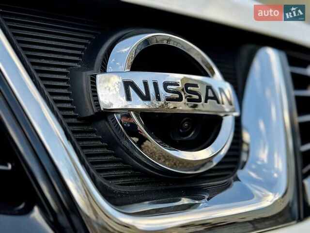 Белый Ниссан Кашкай, объемом двигателя 1.6 л и пробегом 174 тыс. км за 12999 $, фото 2 на Automoto.ua