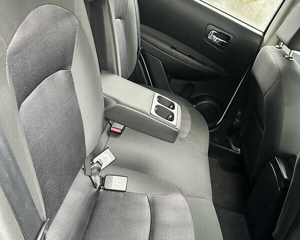 Белый Ниссан Кашкай, объемом двигателя 1.5 л и пробегом 242 тыс. км за 10500 $, фото 21 на Automoto.ua