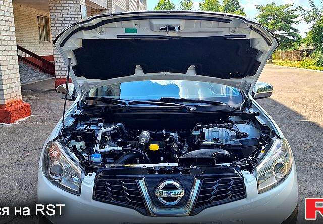 Белый Ниссан Кашкай, объемом двигателя 1.5 л и пробегом 225 тыс. км за 11500 $, фото 13 на Automoto.ua