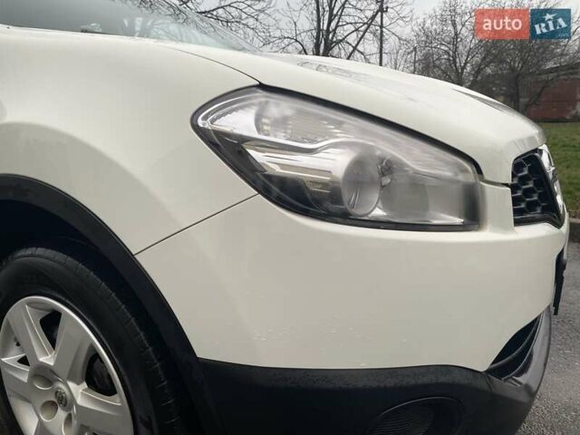 Белый Ниссан Кашкай, объемом двигателя 1.6 л и пробегом 220 тыс. км за 9800 $, фото 12 на Automoto.ua