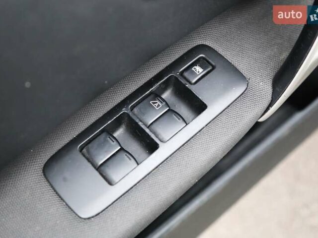 Білий Ніссан Кашкай, об'ємом двигуна 2 л та пробігом 130 тис. км за 11900 $, фото 19 на Automoto.ua