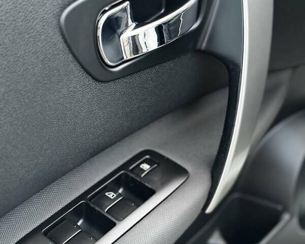 Белый Ниссан Кашкай, объемом двигателя 1.6 л и пробегом 174 тыс. км за 12999 $, фото 98 на Automoto.ua