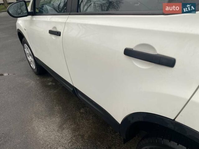 Белый Ниссан Кашкай, объемом двигателя 1.6 л и пробегом 220 тыс. км за 9800 $, фото 25 на Automoto.ua