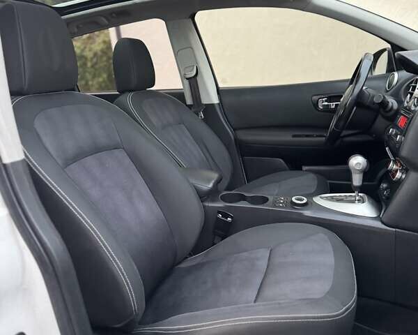 Белый Ниссан Кашкай, объемом двигателя 2 л и пробегом 159 тыс. км за 11200 $, фото 25 на Automoto.ua