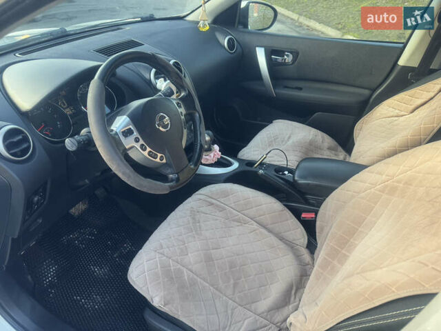 Белый Ниссан Кашкай, объемом двигателя 1.6 л и пробегом 202 тыс. км за 9500 $, фото 4 на Automoto.ua