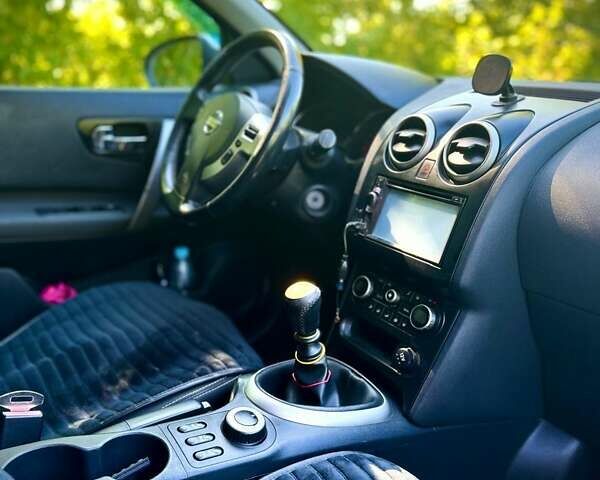 Білий Ніссан Кашкай, об'ємом двигуна 2 л та пробігом 241 тис. км за 12200 $, фото 5 на Automoto.ua