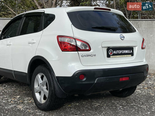 Білий Ніссан Кашкай, об'ємом двигуна 1.6 л та пробігом 156 тис. км за 9990 $, фото 7 на Automoto.ua