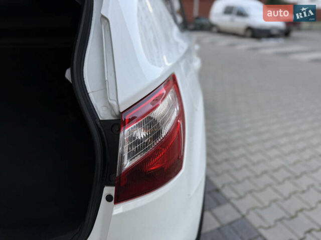 Белый Ниссан Кашкай, объемом двигателя 1.5 л и пробегом 219 тыс. км за 10899 $, фото 40 на Automoto.ua