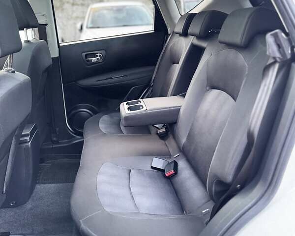 Белый Ниссан Кашкай, объемом двигателя 1.6 л и пробегом 174 тыс. км за 12999 $, фото 91 на Automoto.ua