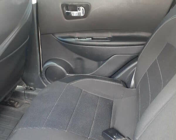 Белый Ниссан Кашкай, объемом двигателя 1.6 л и пробегом 157 тыс. км за 10900 $, фото 9 на Automoto.ua