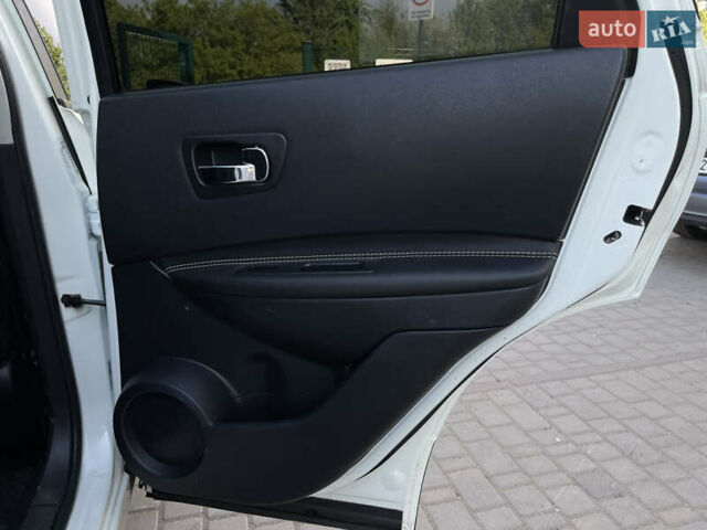 Белый Ниссан Кашкай, объемом двигателя 2 л и пробегом 120 тыс. км за 12955 $, фото 29 на Automoto.ua
