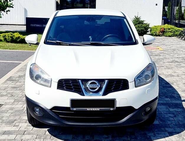 Белый Ниссан Кашкай, объемом двигателя 2 л и пробегом 162 тыс. км за 11899 $, фото 4 на Automoto.ua