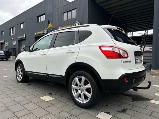 Белый Ниссан Кашкай, объемом двигателя 2 л и пробегом 193 тыс. км за 12230 $, фото 5 на Automoto.ua