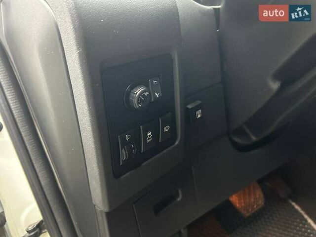 Білий Ніссан Кашкай, об'ємом двигуна 2 л та пробігом 180 тис. км за 10800 $, фото 9 на Automoto.ua