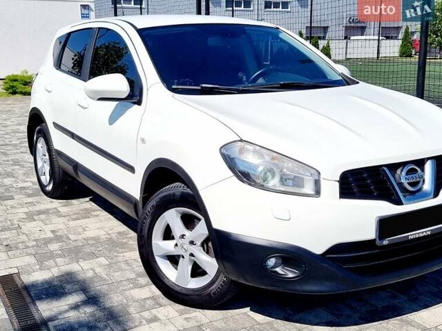 Белый Ниссан Кашкай, объемом двигателя 2 л и пробегом 162 тыс. км за 11899 $, фото 31 на Automoto.ua
