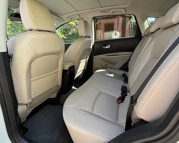 Белый Ниссан Кашкай, объемом двигателя 1.6 л и пробегом 210 тыс. км за 11900 $, фото 10 на Automoto.ua