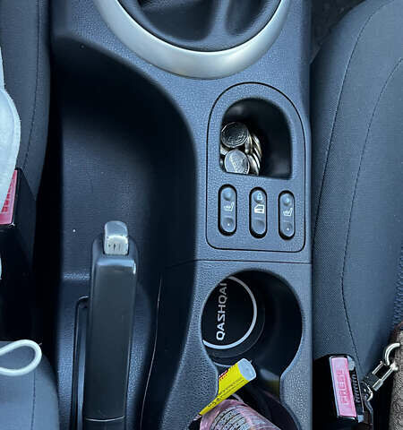 Білий Ніссан Кашкай, об'ємом двигуна 2 л та пробігом 129 тис. км за 13500 $, фото 60 на Automoto.ua