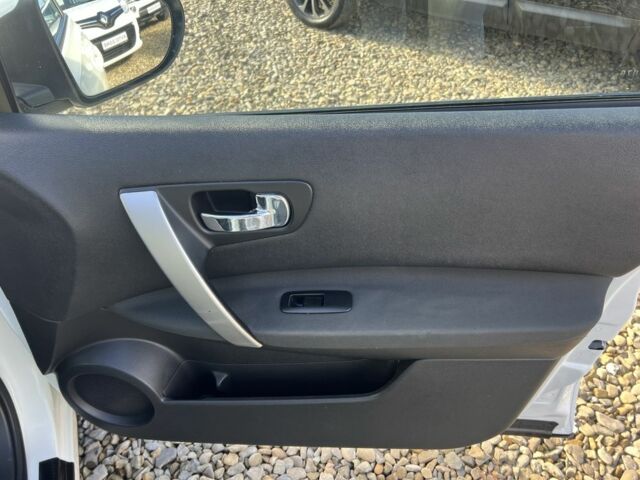 Белый Ниссан Кашкай, объемом двигателя 1.5 л и пробегом 203 тыс. км за 10699 $, фото 8 на Automoto.ua