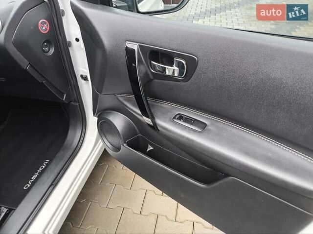 Білий Ніссан Кашкай, об'ємом двигуна 1.6 л та пробігом 210 тис. км за 11700 $, фото 27 на Automoto.ua