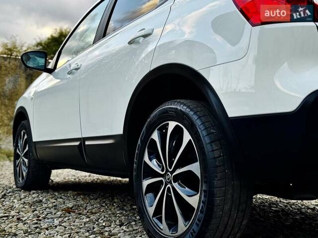 Белый Ниссан Кашкай, объемом двигателя 1.6 л и пробегом 174 тыс. км за 12999 $, фото 25 на Automoto.ua
