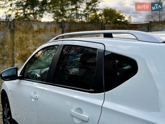 Белый Ниссан Кашкай, объемом двигателя 1.6 л и пробегом 174 тыс. км за 12999 $, фото 27 на Automoto.ua