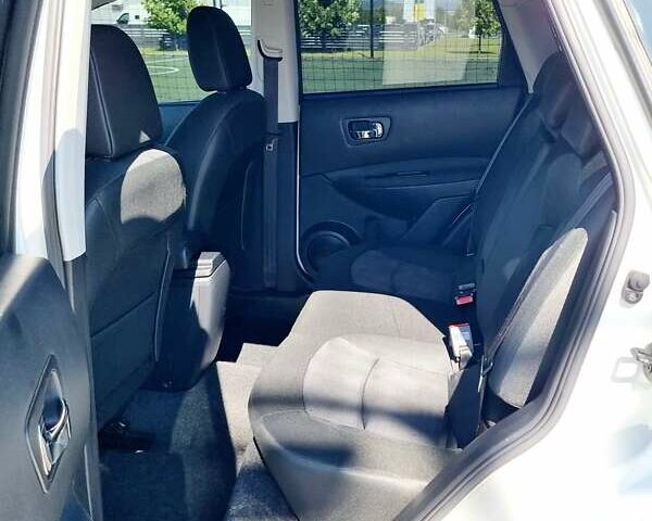 Белый Ниссан Кашкай, объемом двигателя 2 л и пробегом 162 тыс. км за 11899 $, фото 92 на Automoto.ua