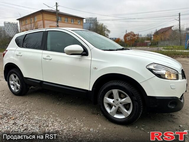 Белый Ниссан Кашкай, объемом двигателя 1.6 л и пробегом 187 тыс. км за 10999 $, фото 3 на Automoto.ua