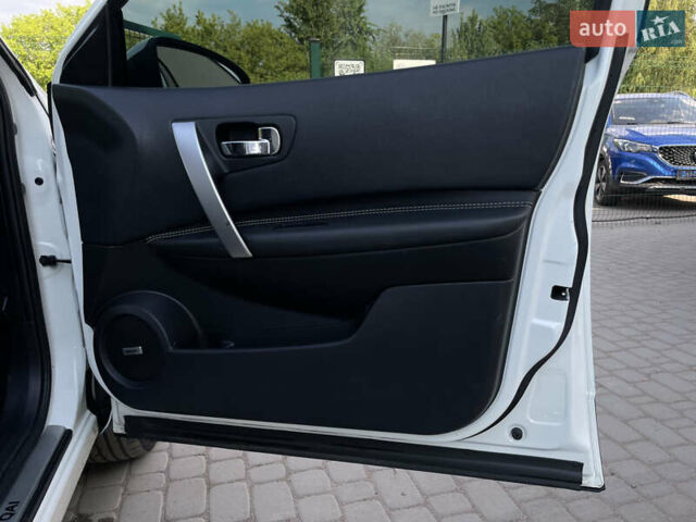 Белый Ниссан Кашкай, объемом двигателя 2 л и пробегом 120 тыс. км за 12955 $, фото 31 на Automoto.ua