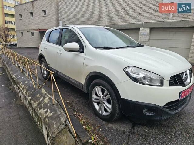 Белый Ниссан Кашкай, объемом двигателя 1.5 л и пробегом 181 тыс. км за 11800 $, фото 4 на Automoto.ua