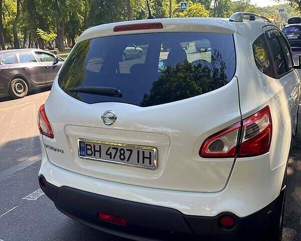 Белый Ниссан Кашкай, объемом двигателя 2 л и пробегом 120 тыс. км за 11200 $, фото 2 на Automoto.ua