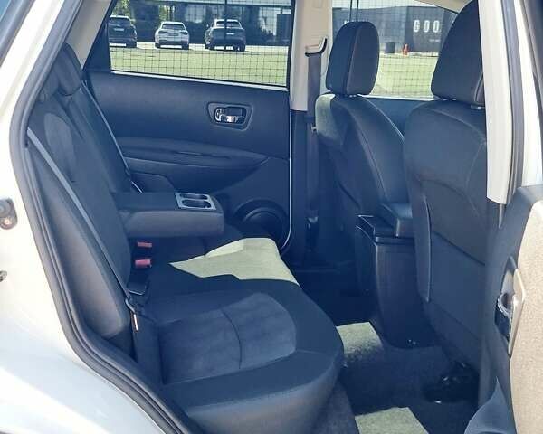 Белый Ниссан Кашкай, объемом двигателя 2 л и пробегом 162 тыс. км за 11899 $, фото 97 на Automoto.ua