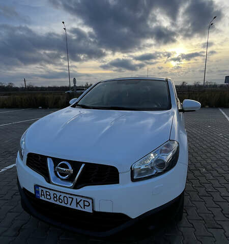 Білий Ніссан Кашкай, об'ємом двигуна 2 л та пробігом 129 тис. км за 13500 $, фото 17 на Automoto.ua