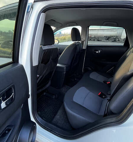 Білий Ніссан Кашкай, об'ємом двигуна 2 л та пробігом 129 тис. км за 13500 $, фото 37 на Automoto.ua