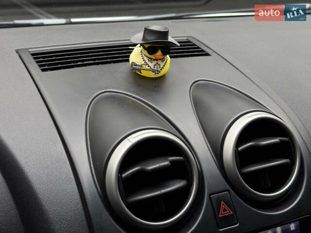 Белый Ниссан Кашкай, объемом двигателя 1.5 л и пробегом 277 тыс. км за 9300 $, фото 24 на Automoto.ua