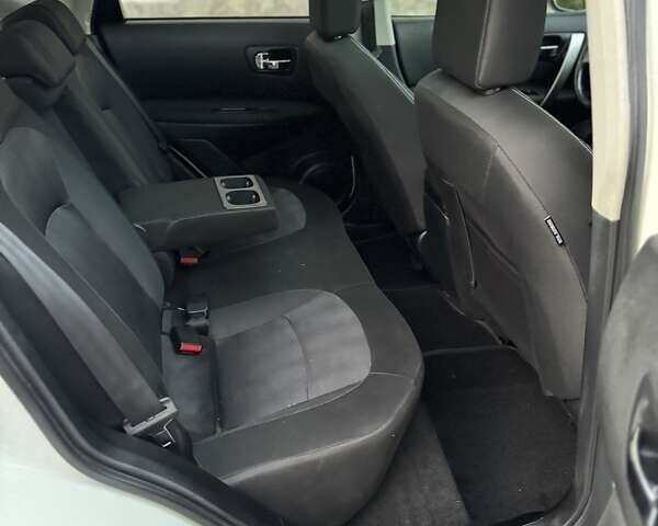 Белый Ниссан Кашкай, объемом двигателя 2 л и пробегом 159 тыс. км за 11200 $, фото 26 на Automoto.ua