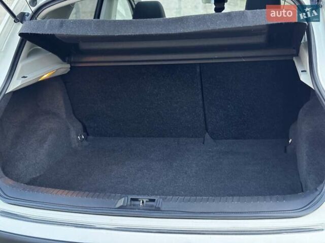 Белый Ниссан Кашкай, объемом двигателя 1.6 л и пробегом 174 тыс. км за 12999 $, фото 83 на Automoto.ua