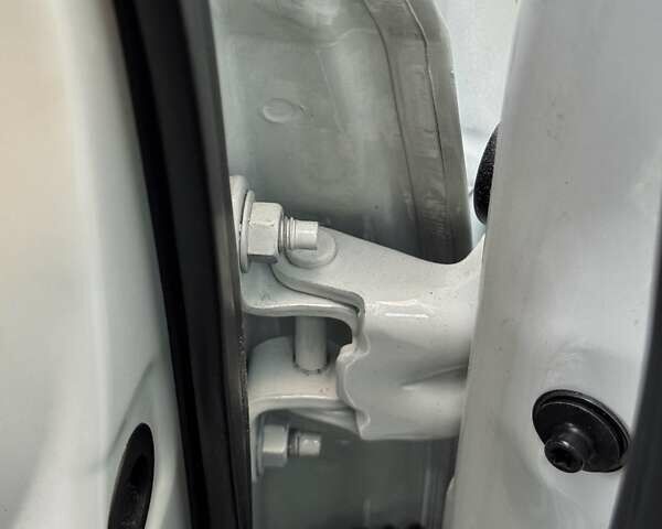 Белый Ниссан Кашкай, объемом двигателя 1.6 л и пробегом 174 тыс. км за 12999 $, фото 99 на Automoto.ua