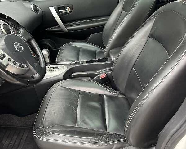 Белый Ниссан Кашкай, объемом двигателя 2 л и пробегом 195 тыс. км за 12250 $, фото 15 на Automoto.ua