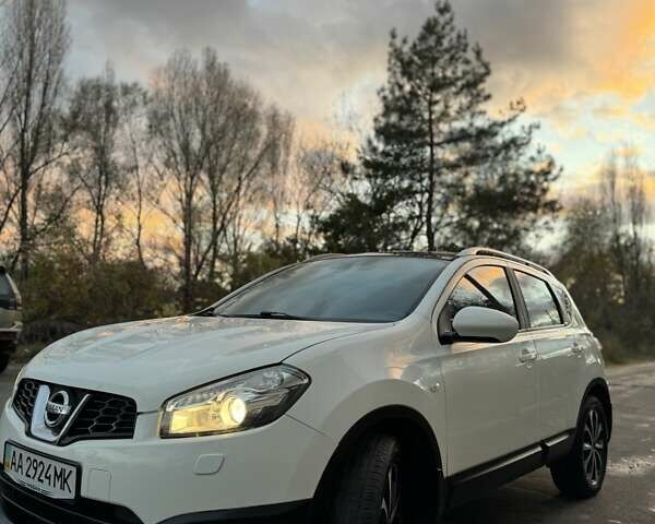 Белый Ниссан Кашкай, объемом двигателя 2 л и пробегом 159 тыс. км за 11200 $, фото 3 на Automoto.ua