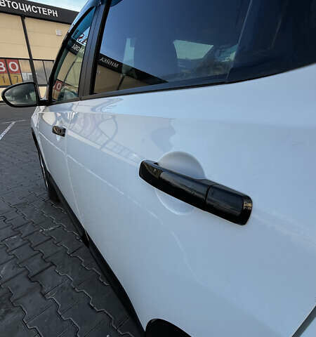 Білий Ніссан Кашкай, об'ємом двигуна 2 л та пробігом 129 тис. км за 13500 $, фото 50 на Automoto.ua