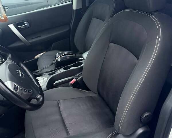 Белый Ниссан Кашкай, объемом двигателя 2 л и пробегом 150 тыс. км за 11500 $, фото 14 на Automoto.ua